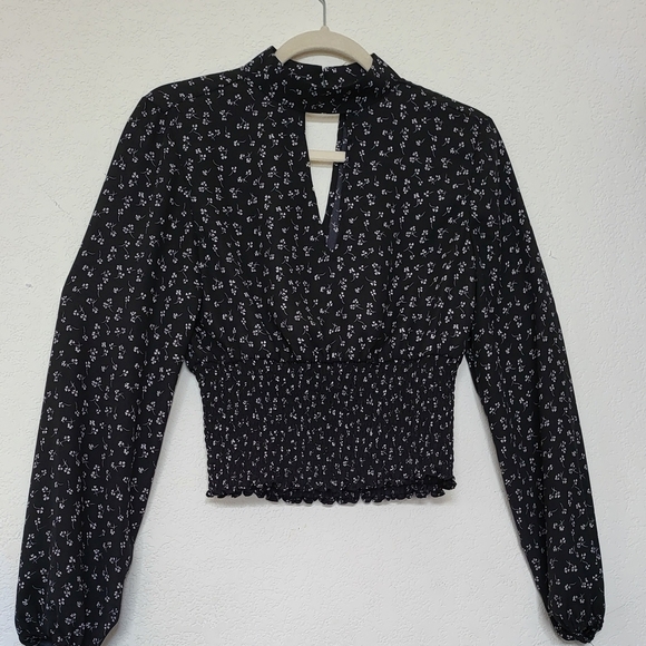 Steve Madden Black and White Smocked Long Sleeve Blouse - Picture 2 of 12